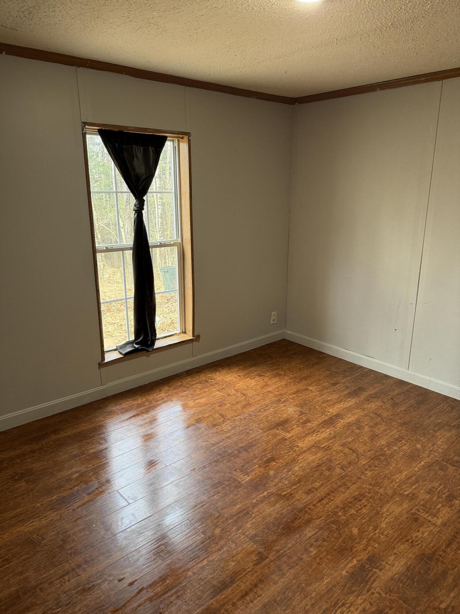 299-303 Hebron Road Paris, ME 04281 - Photo 16 of 23 299 Livingrm