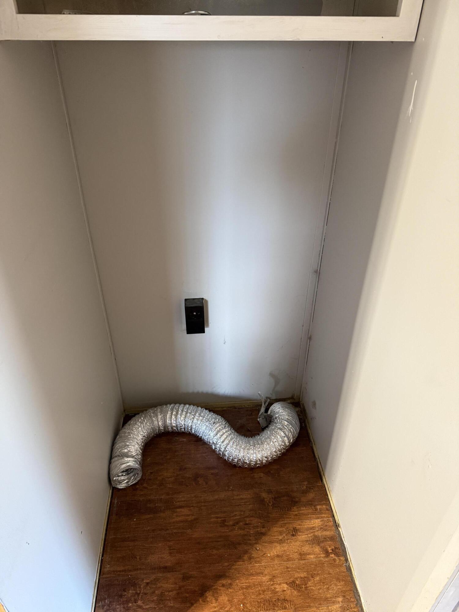 299-303 Hebron Road Paris, ME 04281 - Photo 23 of 23 299 laundry Area
