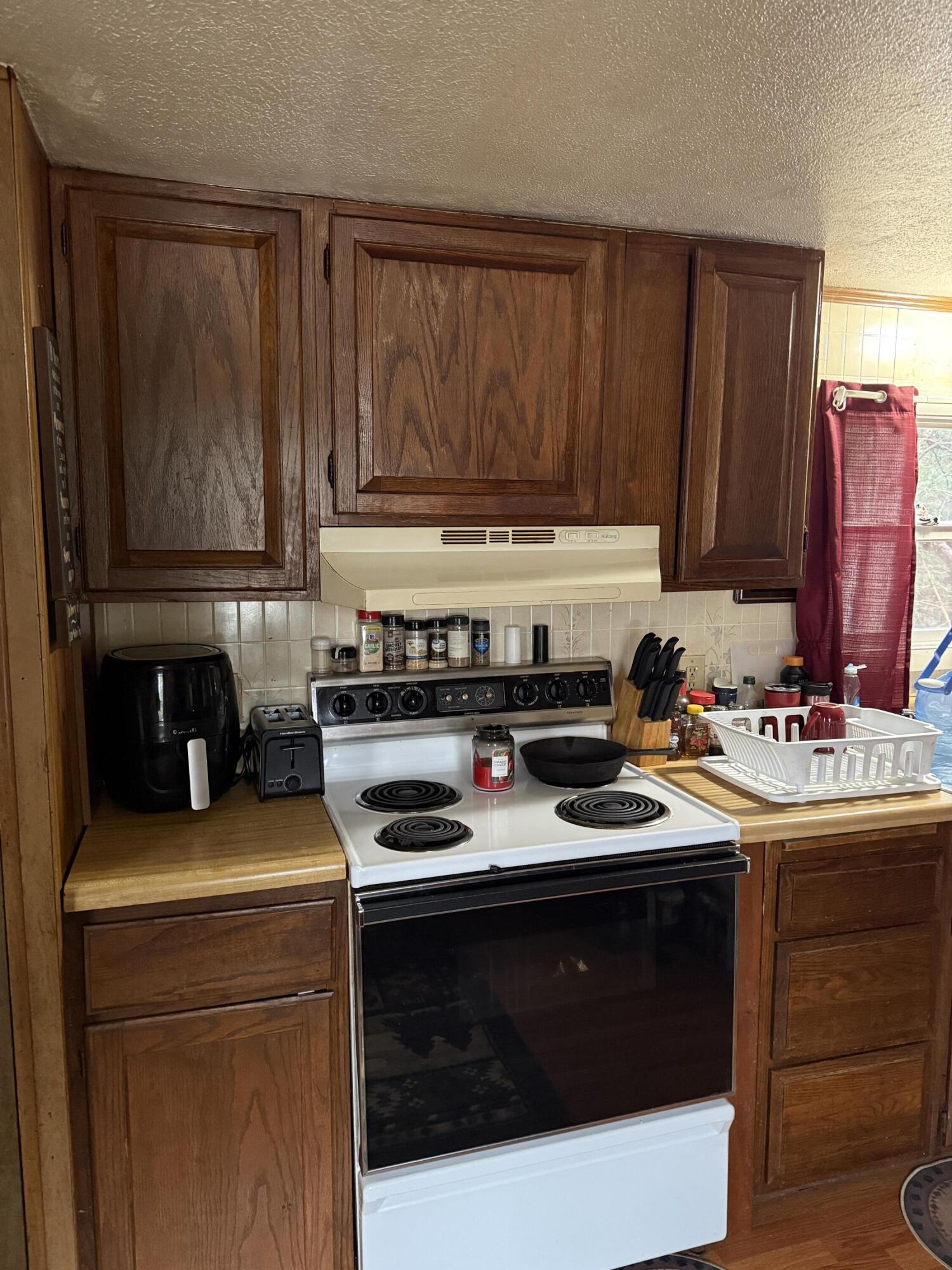299-303 Hebron Road Paris, ME 04281 - Photo 4 of 23 303 Kitchen