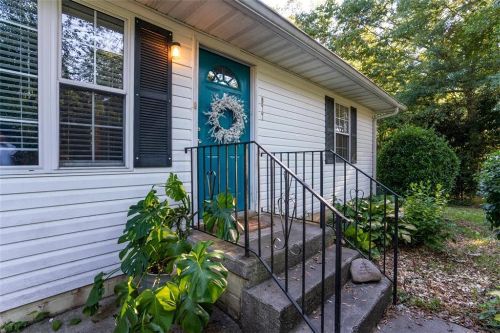5077 Redan Road Stone Mountain, GA 30088 - Photo 4 of 28