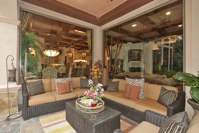 $3,220,000 | 23 Villeroy Way, The Woodlands, TX 77382