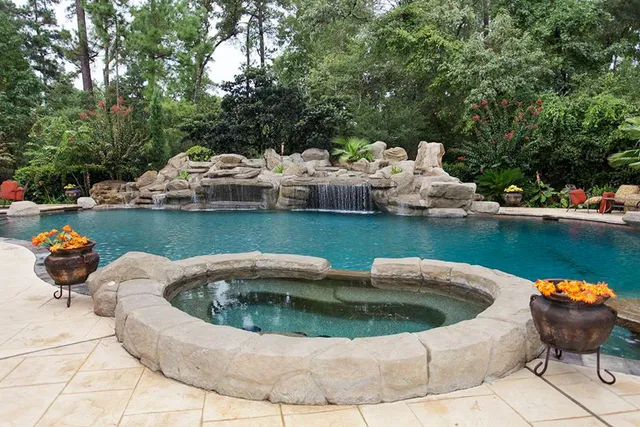$3,220,000 | 23 Villeroy Way, The Woodlands, TX 77382