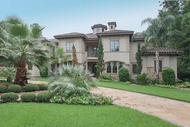 $3,220,000 | 23 Villeroy Way, The Woodlands, TX 77382