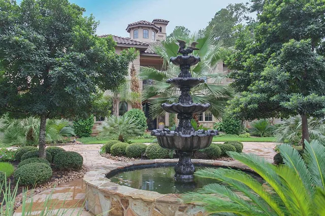 $3,220,000 | 23 Villeroy Way, The Woodlands, TX 77382