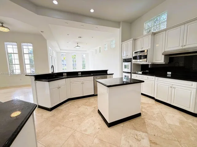 $14,300 | 996 Sanibel Drive, Hollywood, FL 33019