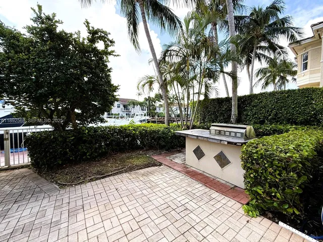 $14,300 | 996 Sanibel Drive, Hollywood, FL 33019