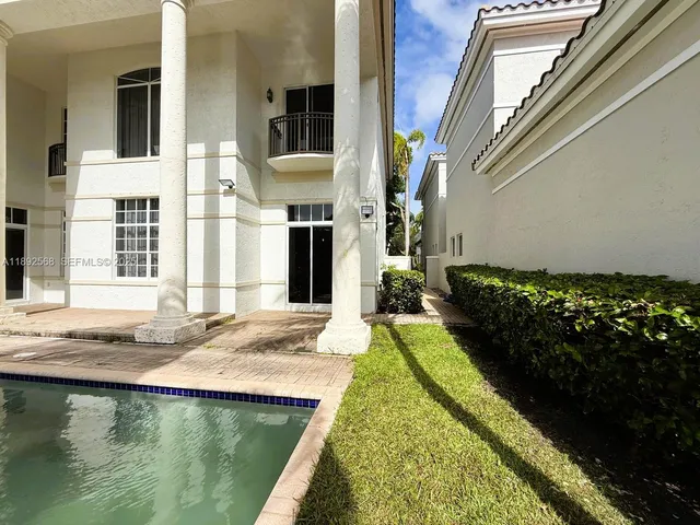$14,300 | 996 Sanibel Drive, Hollywood, FL 33019