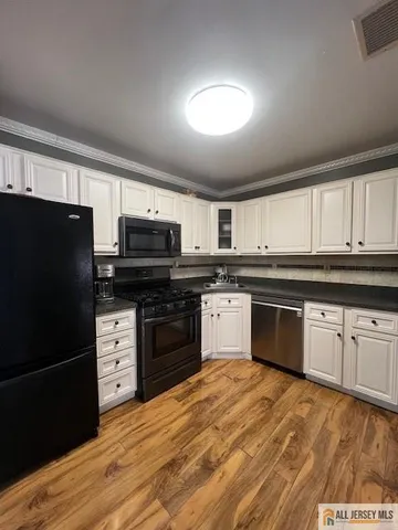 $2,400 | 2803 Ridgefield Court, Helmetta, NJ 08828