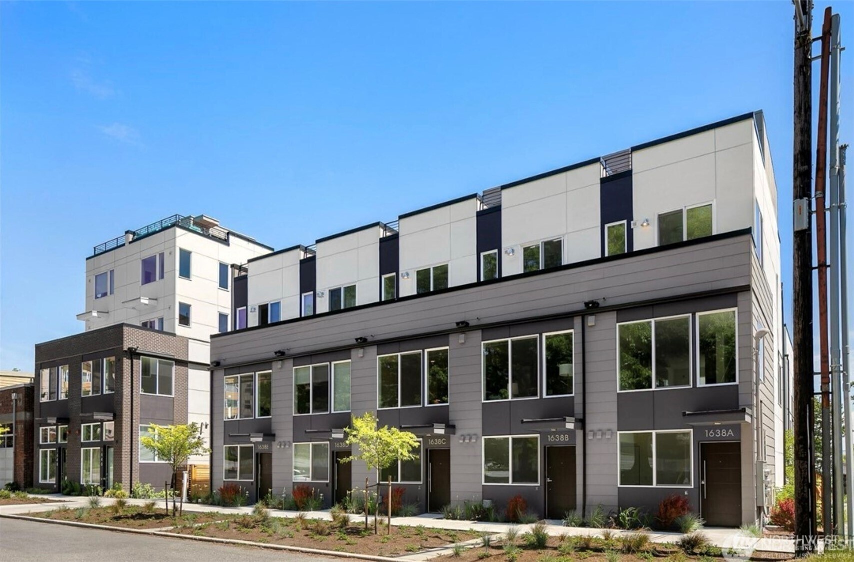 1638 20th Avenue, Unit B Seattle, WA 98122 - Photo 3 of 36