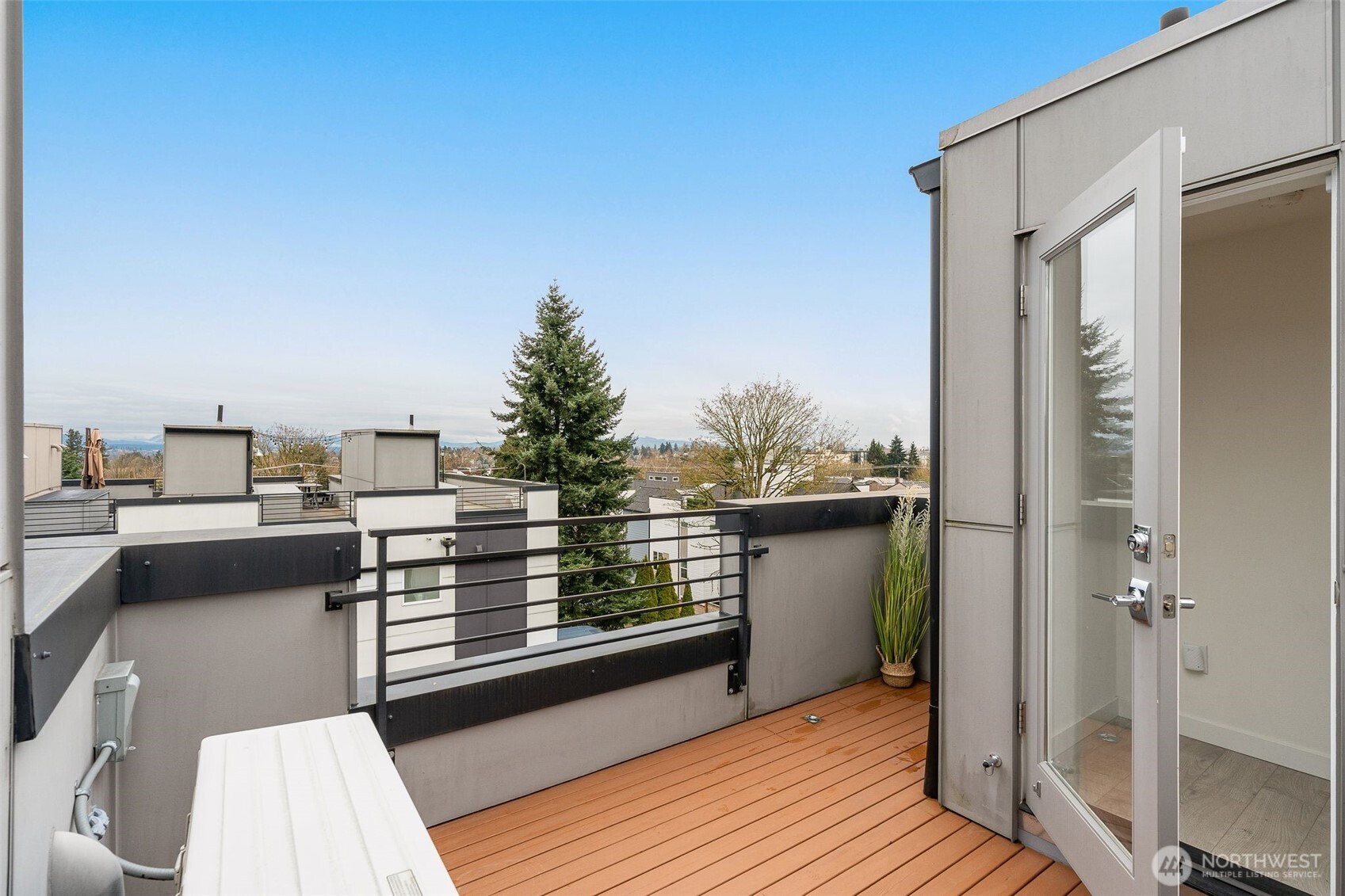 1638 20th Avenue, Unit B Seattle, WA 98122 - Photo 7 of 36