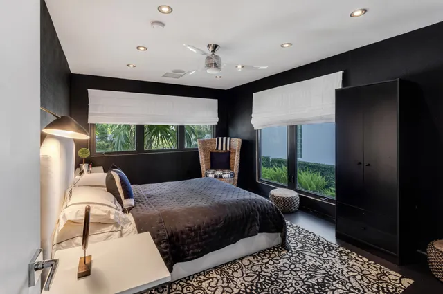 a view of liquor store