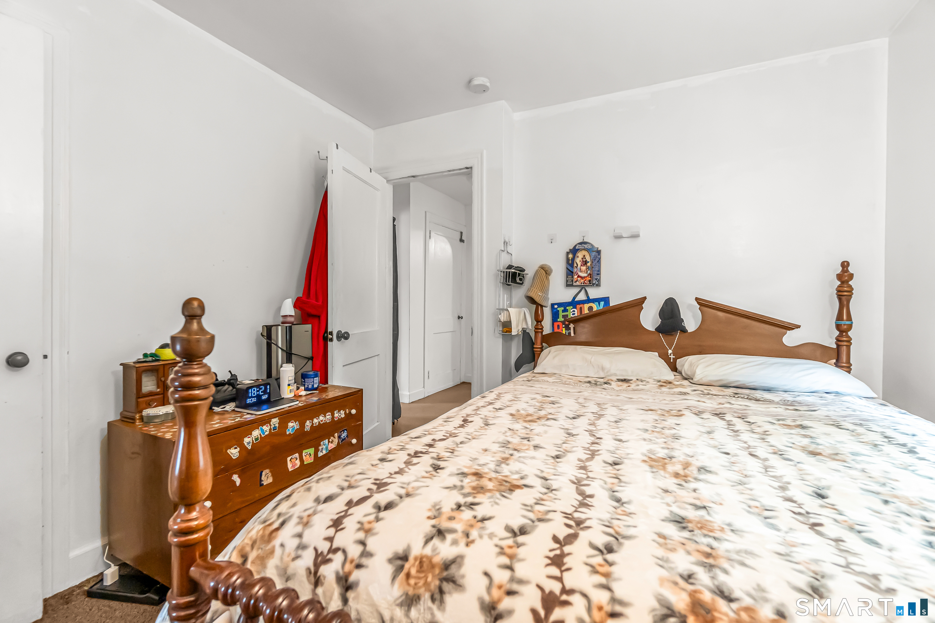 214 Thames Street New London, CT 06320 - Photo 23 of 33 a bed room with a bed