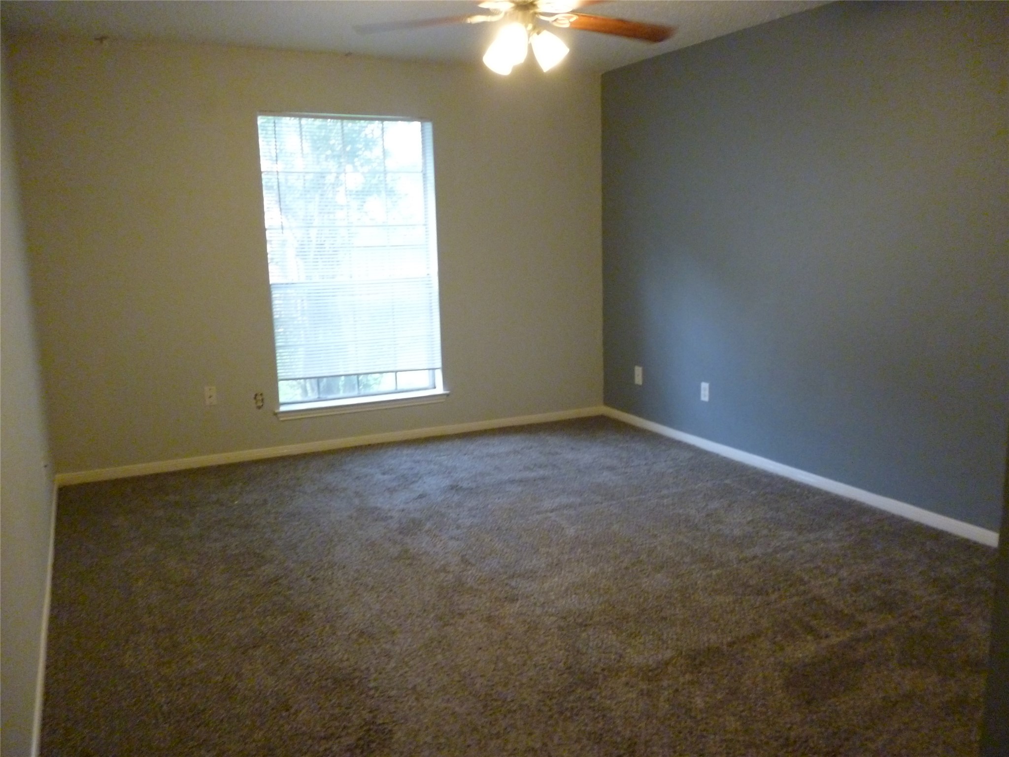 3243 Battle Ridge Lane Sugar Land, TX 77479 - Photo 12 of 34 an empty room with a window