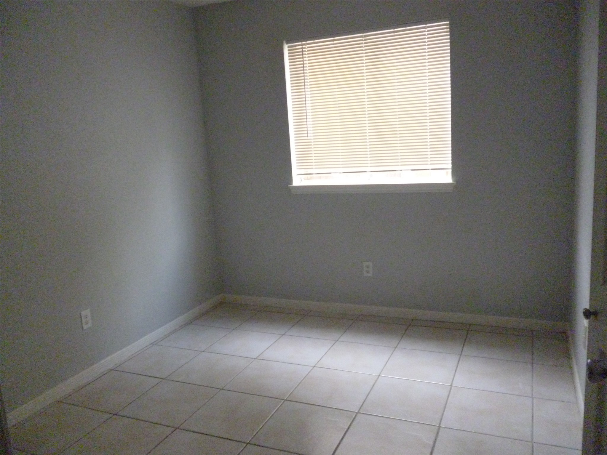 3243 Battle Ridge Lane Sugar Land, TX 77479 - Photo 16 of 34 an empty room with a window