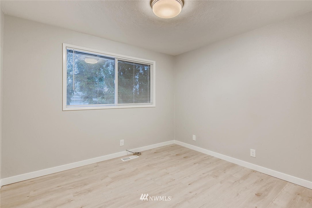 1004 Harvest Road Bothell, WA 98012 - Photo 12 of 22