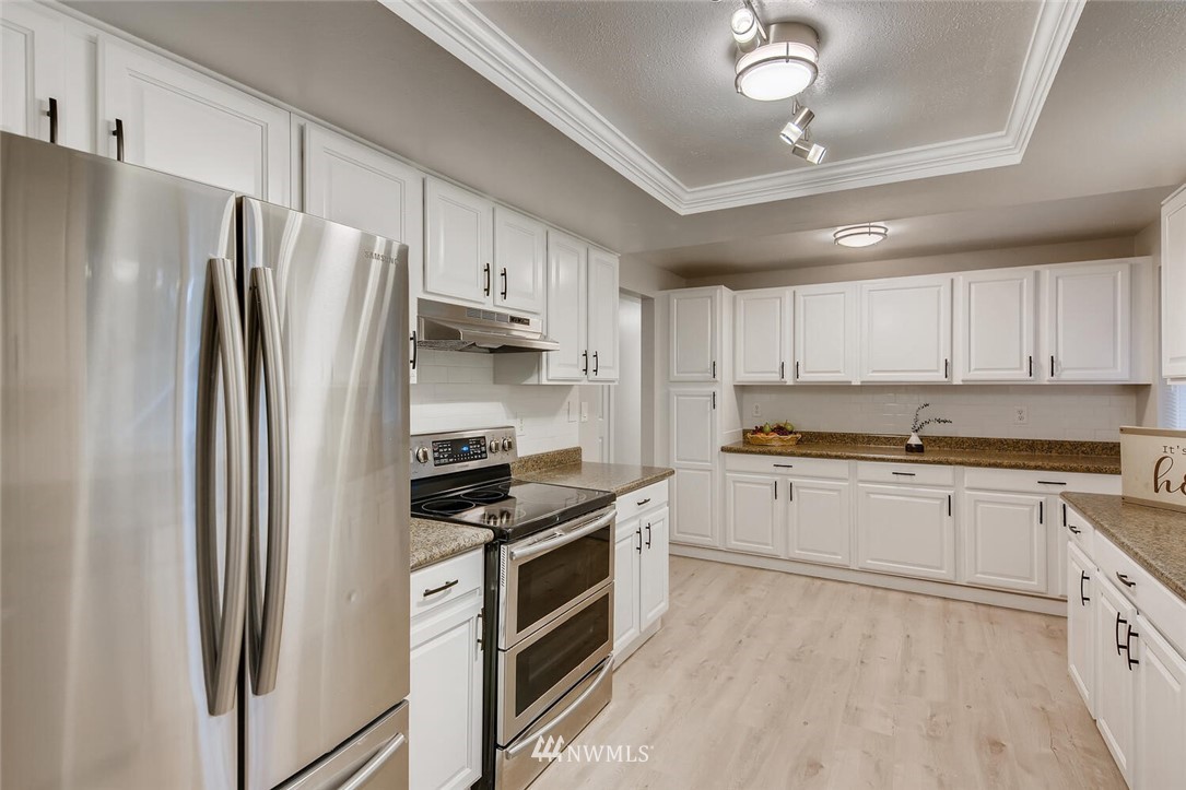 1004 Harvest Road Bothell, WA 98012 - Photo 7 of 22