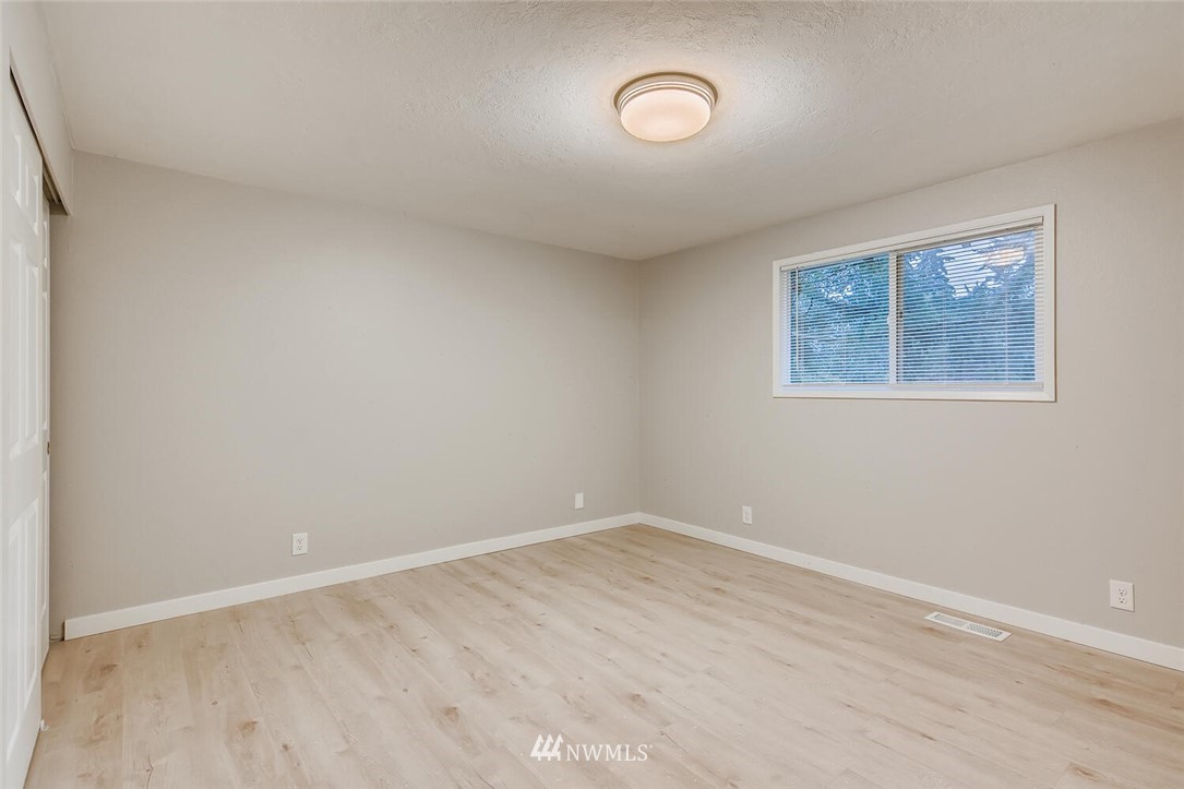 1004 Harvest Road Bothell, WA 98012 - Photo 10 of 22