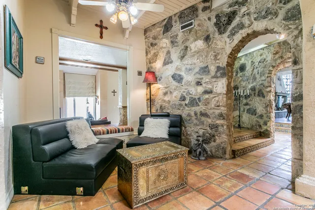 $1,825,000 | 901 River Road, Boerne, TX 78006