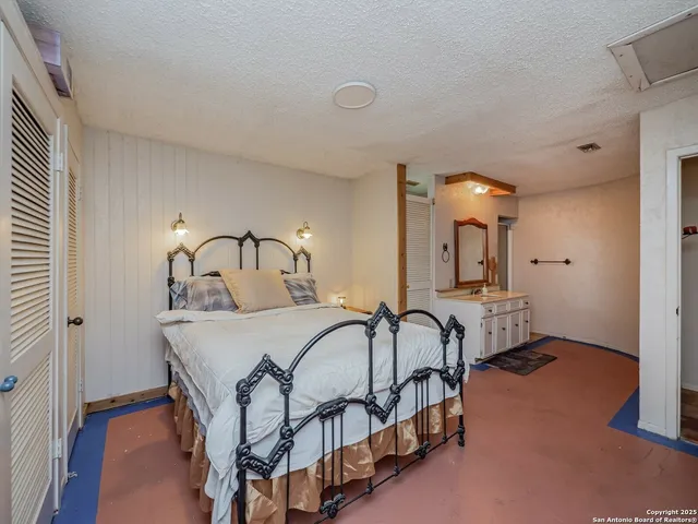 $1,825,000 | 901 River Road, Boerne, TX 78006