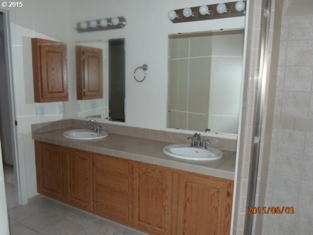 80435 Sagebrush Road Hermiston, OR 97838 - Photo 8 of 12 Gallery Image 8