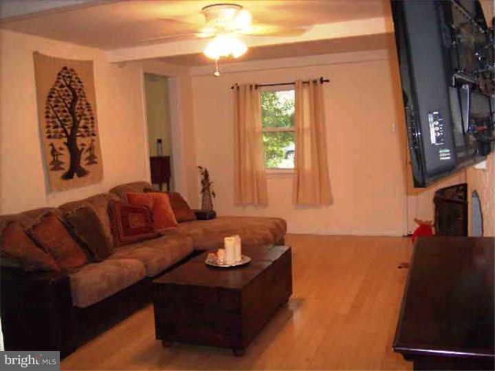 46 Schoolhouse Road Southampton, PA 18966 - Photo 8 of 25 Family Room