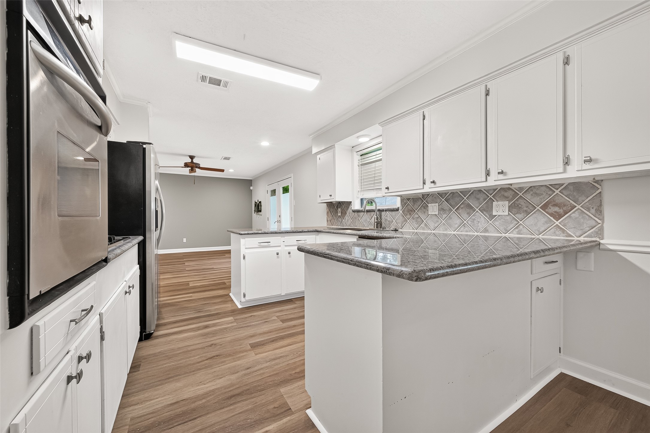 5921 Ariel Street Houston, TX 77074 - Photo 14 of 34