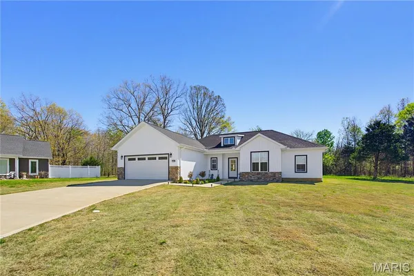 $359,000 | 194 Duranda Drive, Poplar Bluff, MO 63901