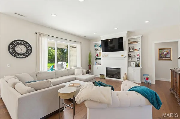 $359,000 | 194 Duranda Drive, Poplar Bluff, MO 63901