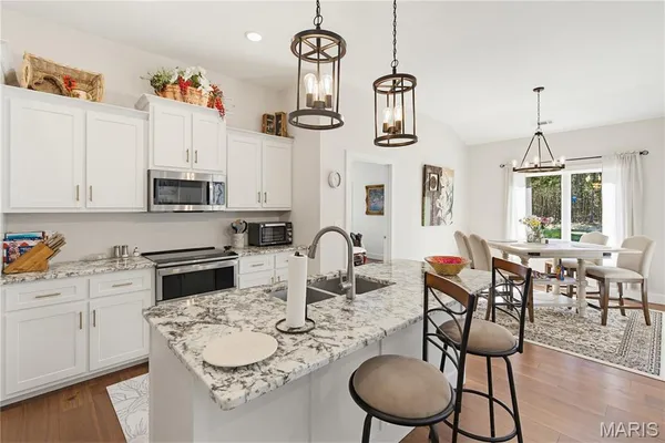 $359,000 | 194 Duranda Drive, Poplar Bluff, MO 63901