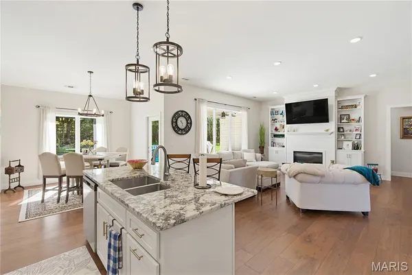 $359,000 | 194 Duranda Drive, Poplar Bluff, MO 63901