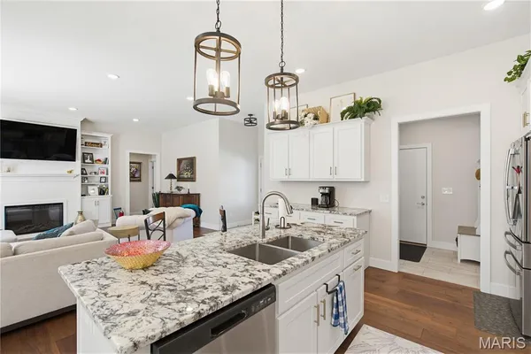 $359,000 | 194 Duranda Drive, Poplar Bluff, MO 63901