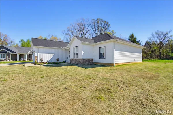 $359,000 | 194 Duranda Drive, Poplar Bluff, MO 63901