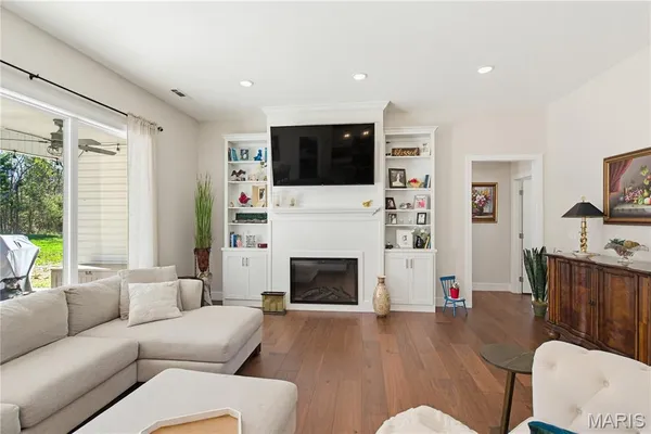 $359,000 | 194 Duranda Drive, Poplar Bluff, MO 63901