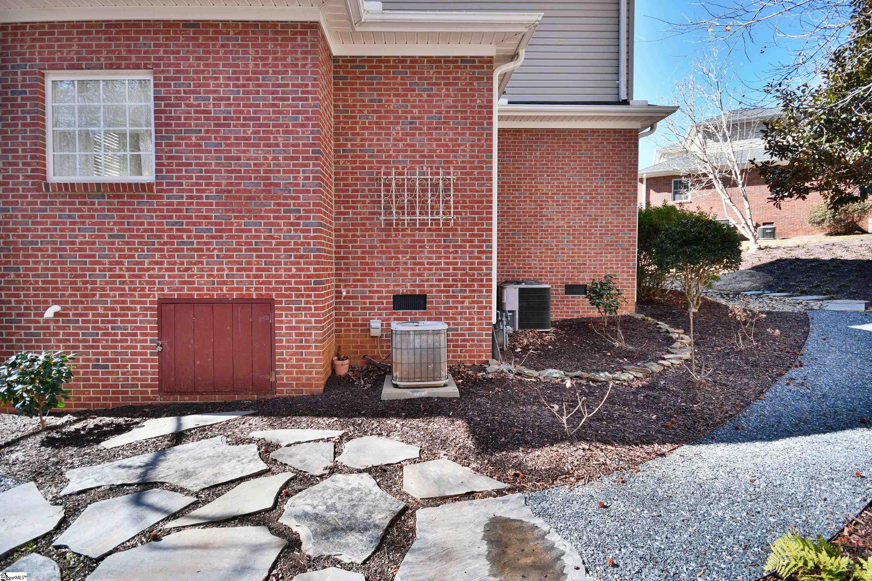 121 Commons Drive Easley, SC 29642 - Photo 46 of 50