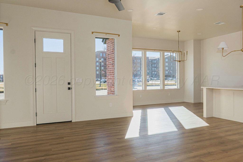 5512 Union Square Amarillo, TX 79119 - Photo 4 of 34 unionsqtownhouse-16