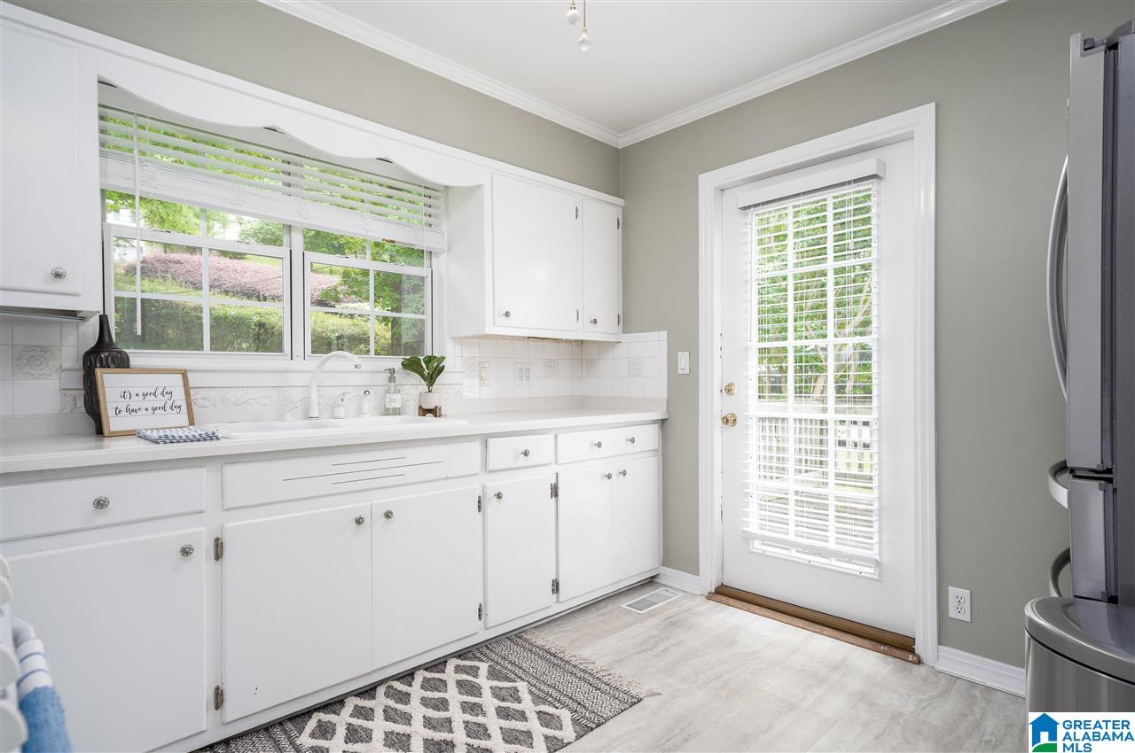 1508 Berry Road Birmingham, AL 35226 - Photo 3 of 37