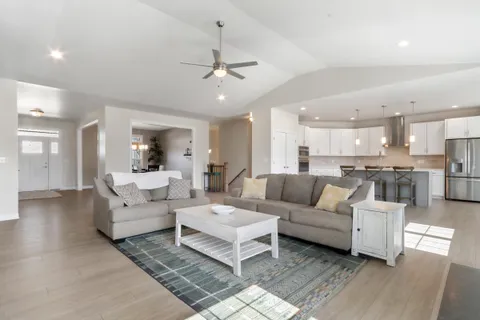 $999,999 | 560 North Boulder Ridge Drive, Lake Geneva, WI 53147