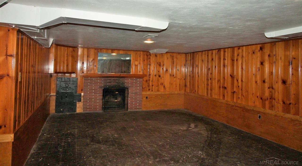 954 South Renaud Road Grosse Pointe Woods, MI 48236 - Photo 37 of 46