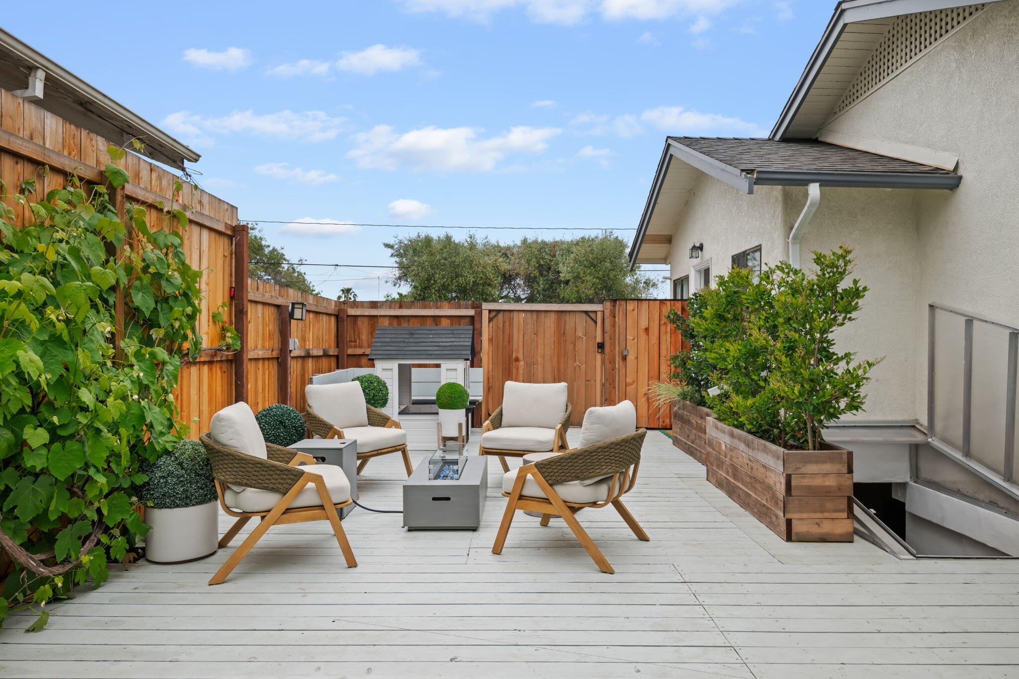 802 Olive Street Santa Barbara, CA 93101 - Photo 20 of 26 a outdoor living room with furniture