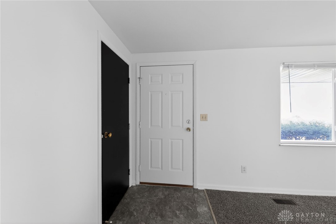 6348 Longford Road Huber Heights, OH 45424 - Photo 8 of 30