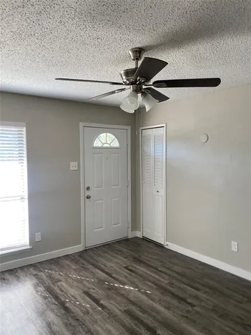 $2,050 | 802 Las Palmas Drive, Grand Prairie, TX 75052