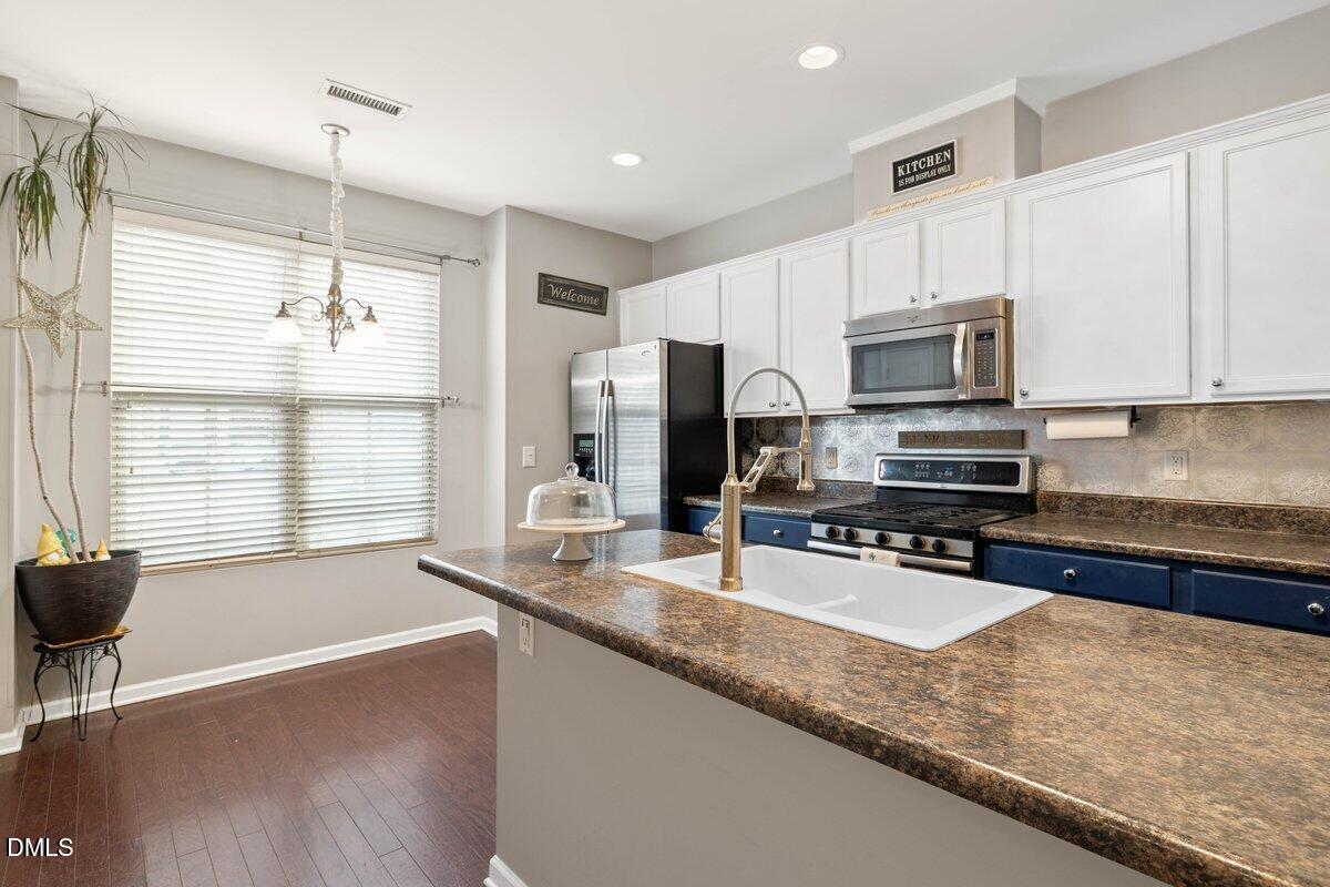 8557 Quarton Drive Raleigh, NC 27616 - Photo 4 of 20 KITCHEN