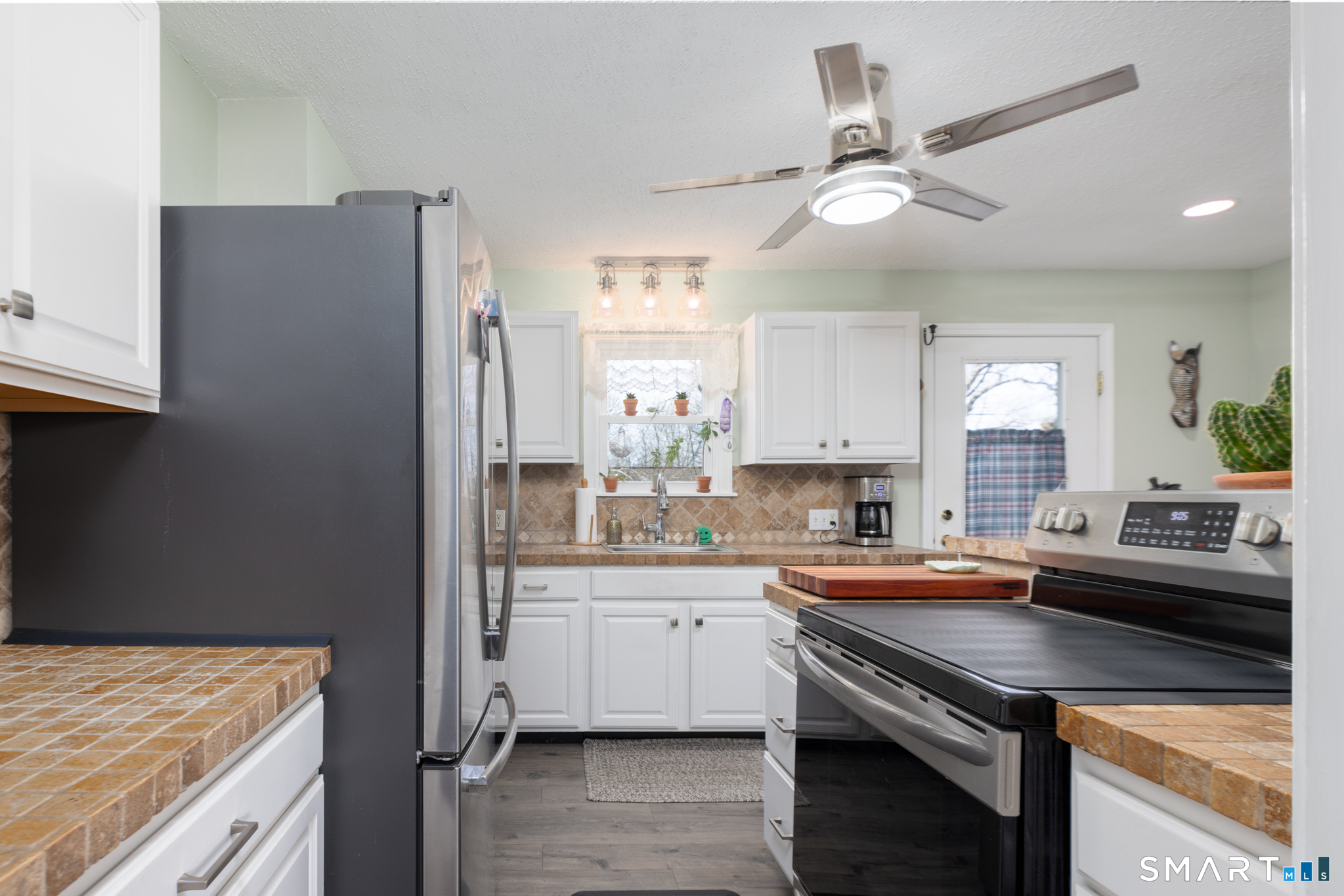 7 Brookdale Road Meriden, CT 06450 - Photo 8 of 27