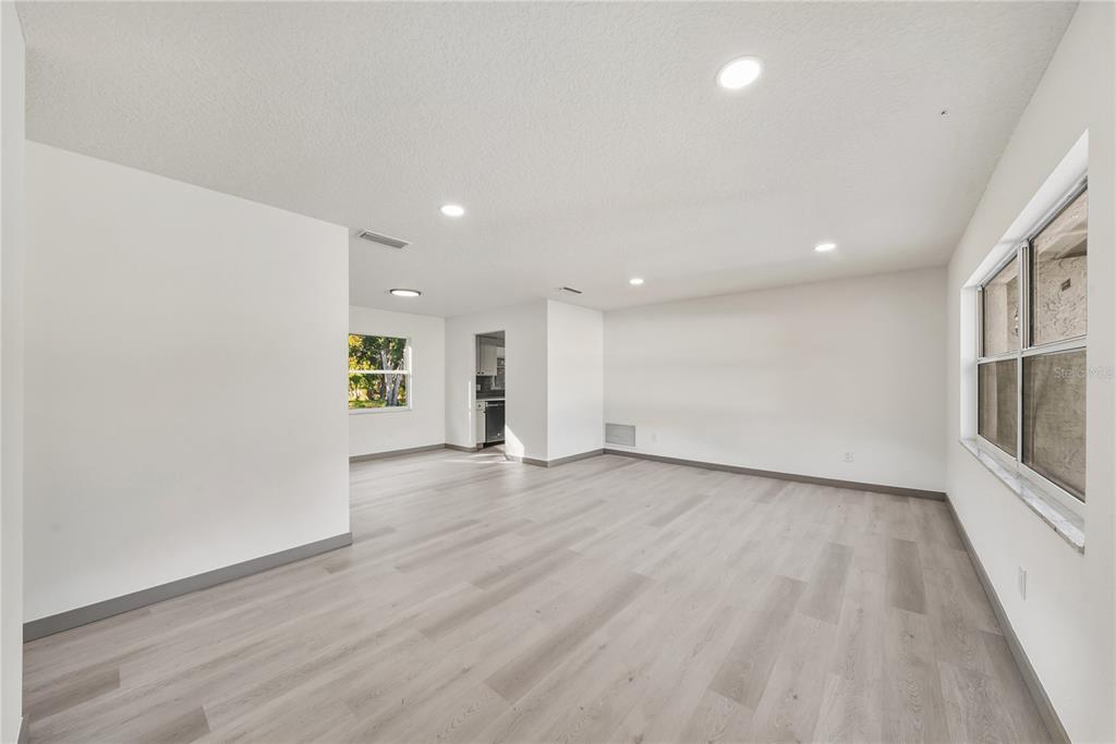 4612 Chateau Road Orlando, FL 32808 - Photo 2 of 25