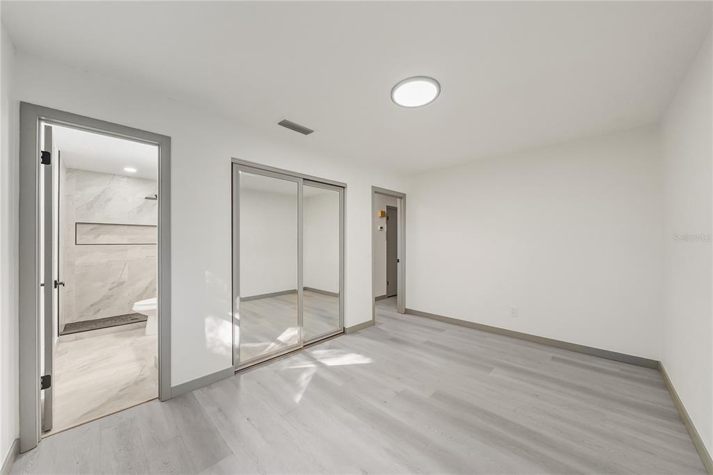 4612 Chateau Road Orlando, FL 32808 - Photo 5 of 25