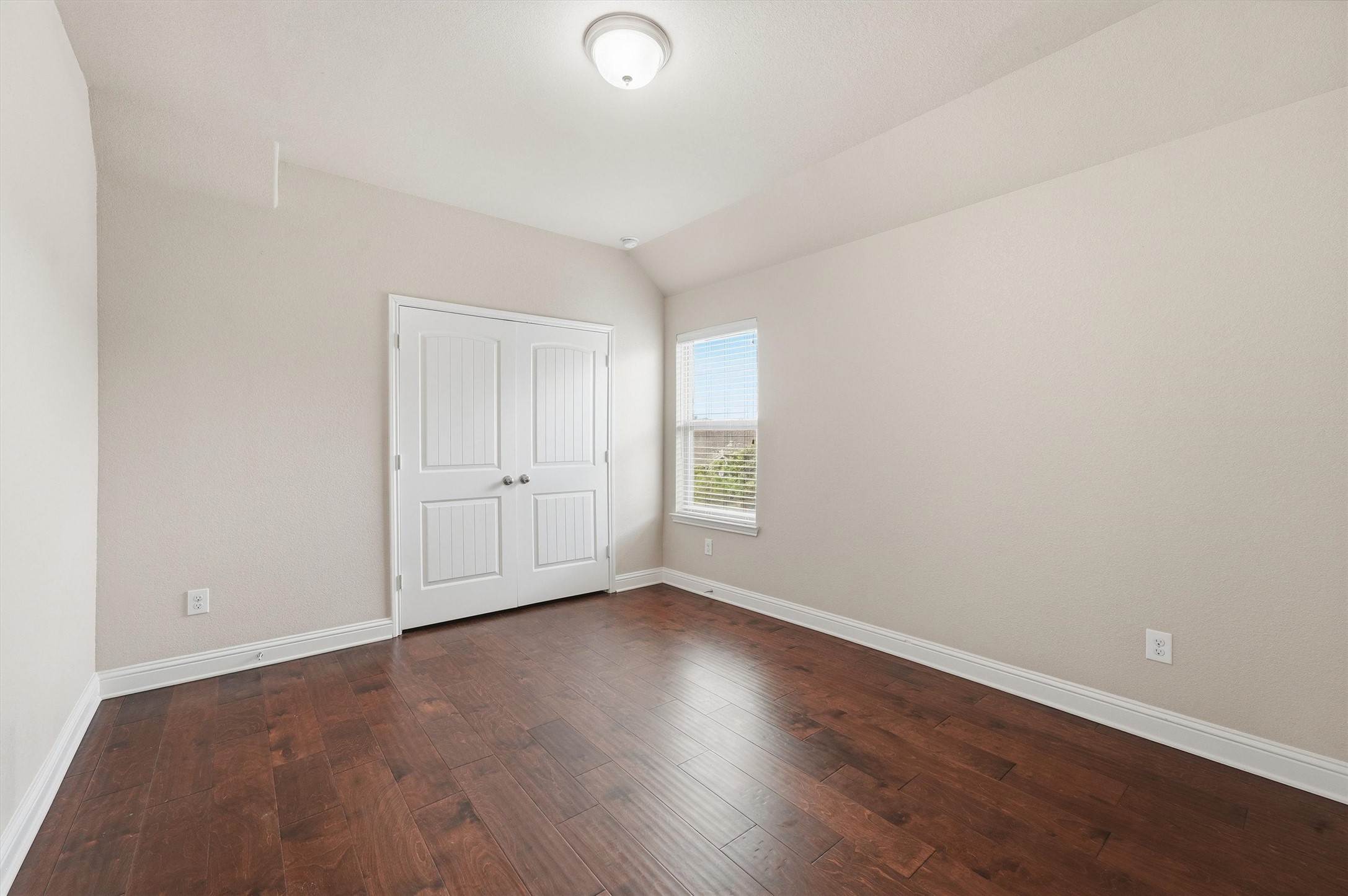 1908 Sunset Terrace Lane Pearland, TX 77089 - Photo 21 of 35 Bedroom 3 - spacious secondary bedrooms.