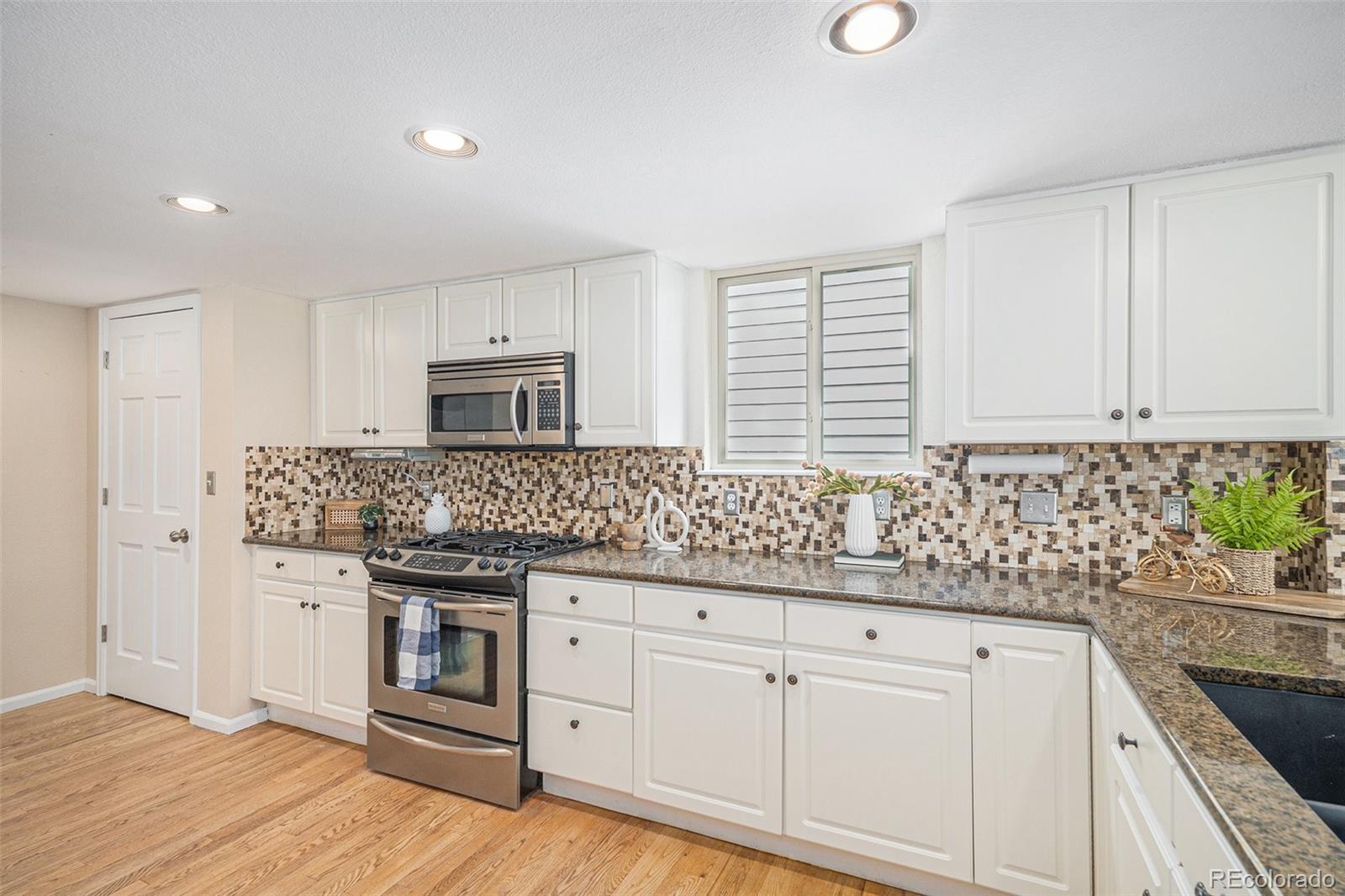 9921 South Spring Hill Place Highlands Ranch, CO 80129 - Photo 14 of 44