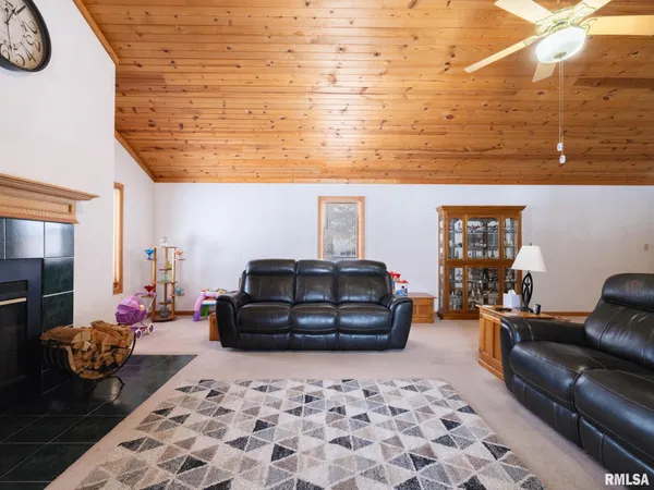 $289,900 | 133 East Miller Road, Edelstein, IL 61526