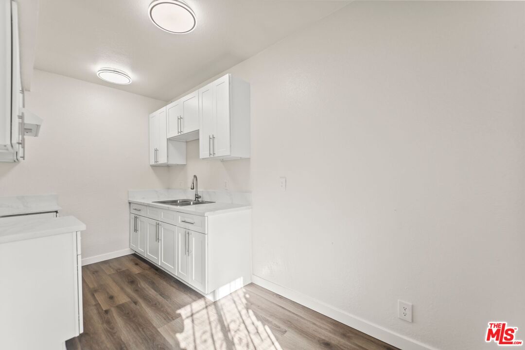 110 East Cedar Street Compton, CA 90220 - Photo 11 of 19