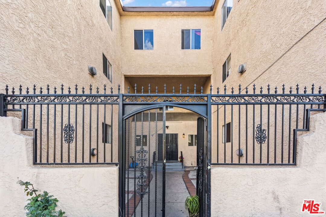 110 East Cedar Street Compton, CA 90220 - Photo 2 of 19